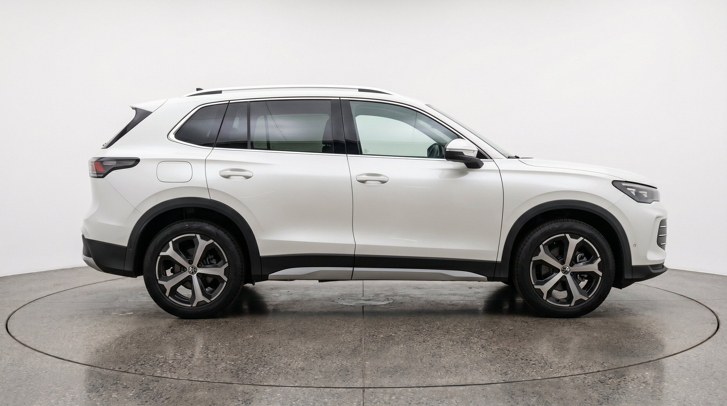 Thumbnail: 2026 Volkswagen Tiguan - 11