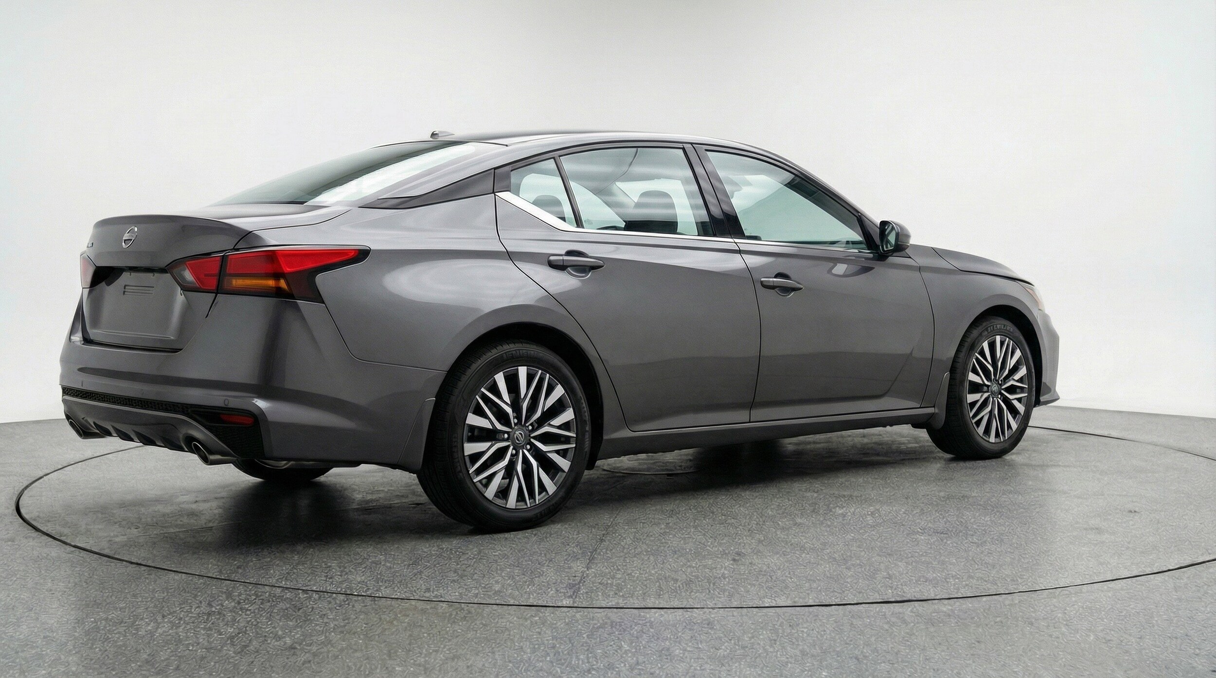 Thumbnail: 2025 Nissan Altima - 9