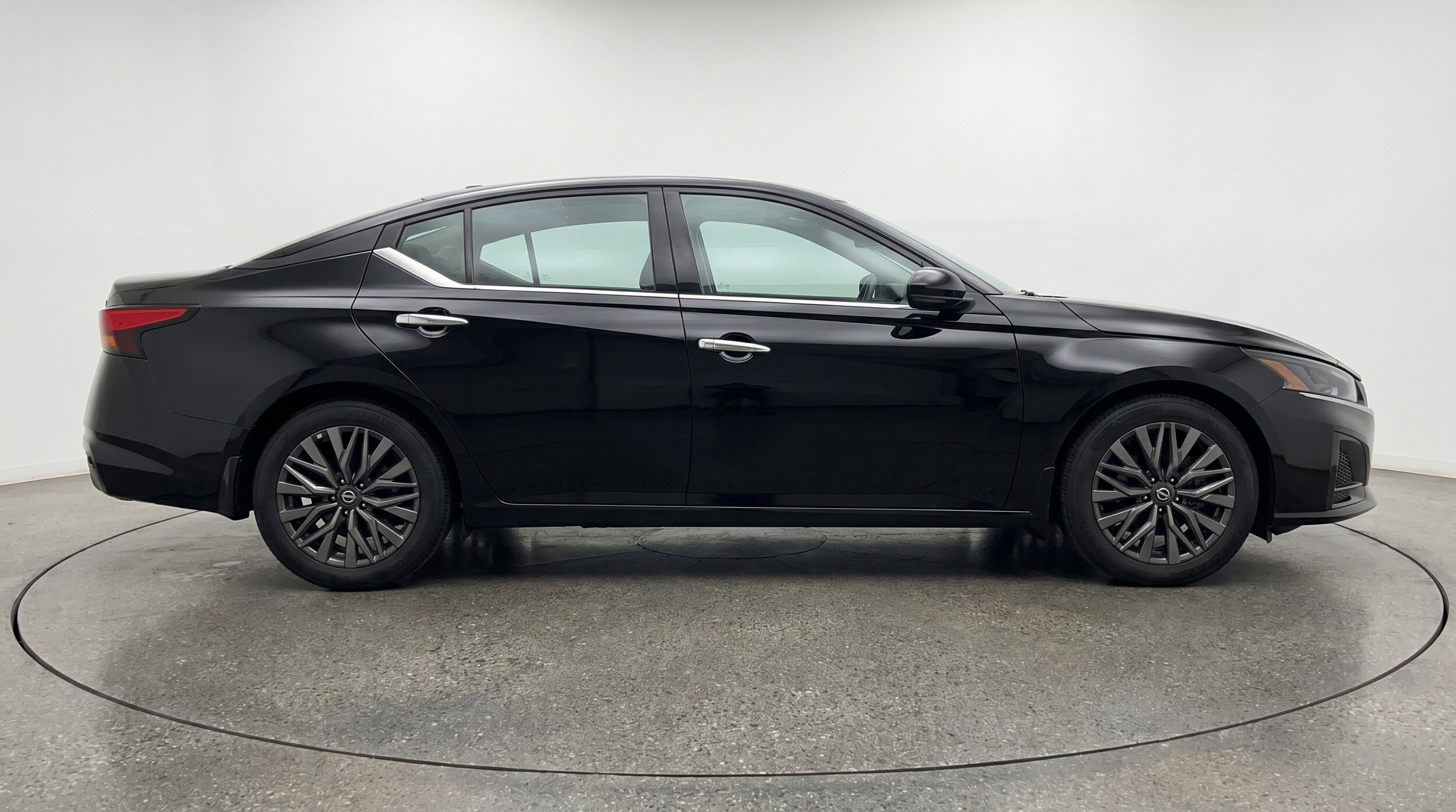 Thumbnail: 2025 Nissan Altima - 11