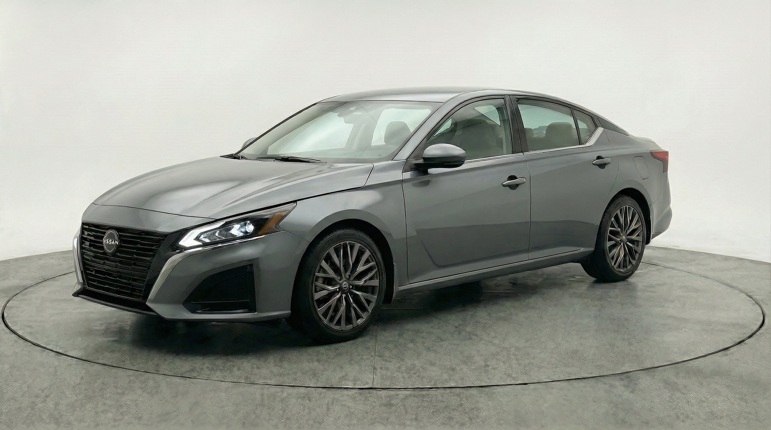 Thumbnail: 2025 Nissan Altima - 3