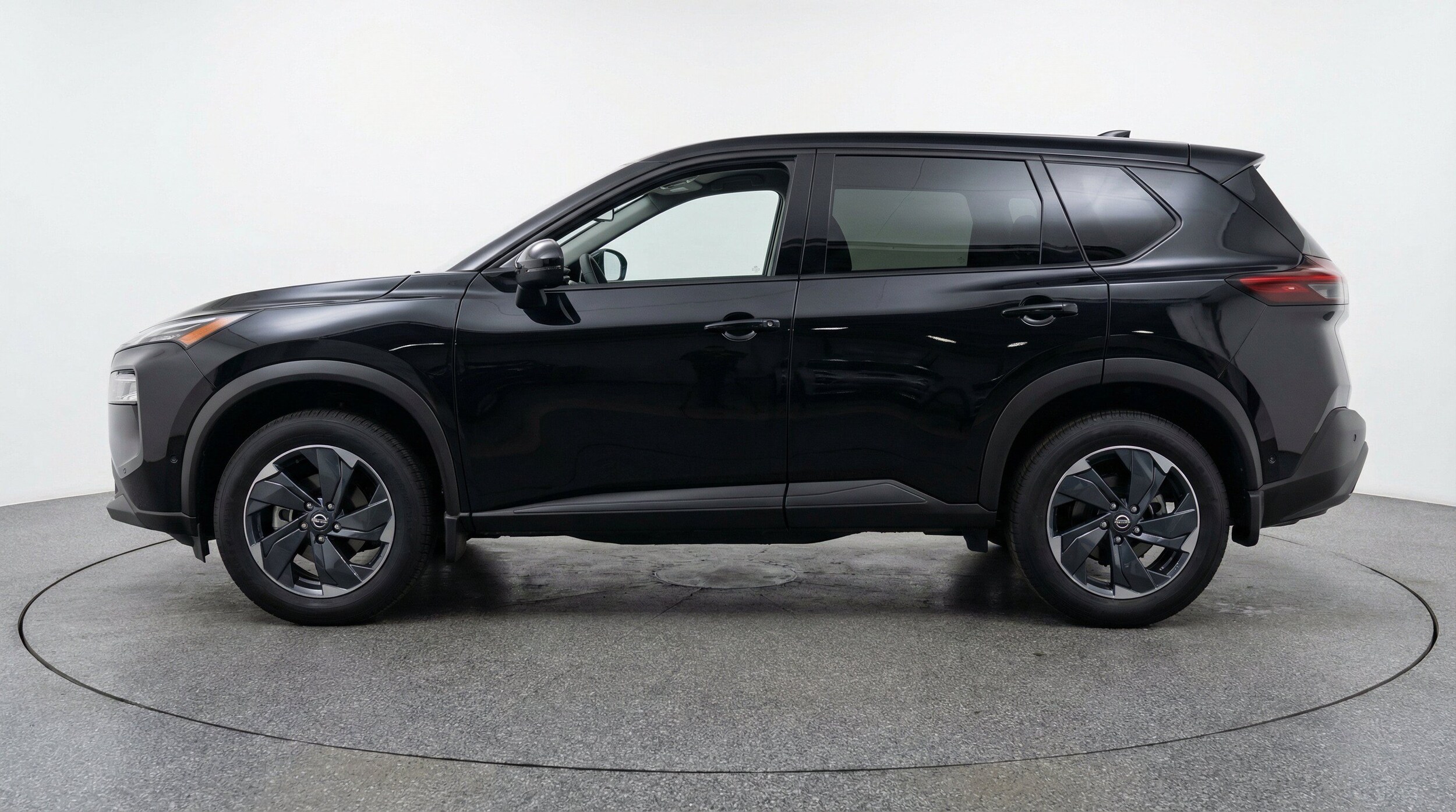 Thumbnail: 2025 Nissan Rogue - 5