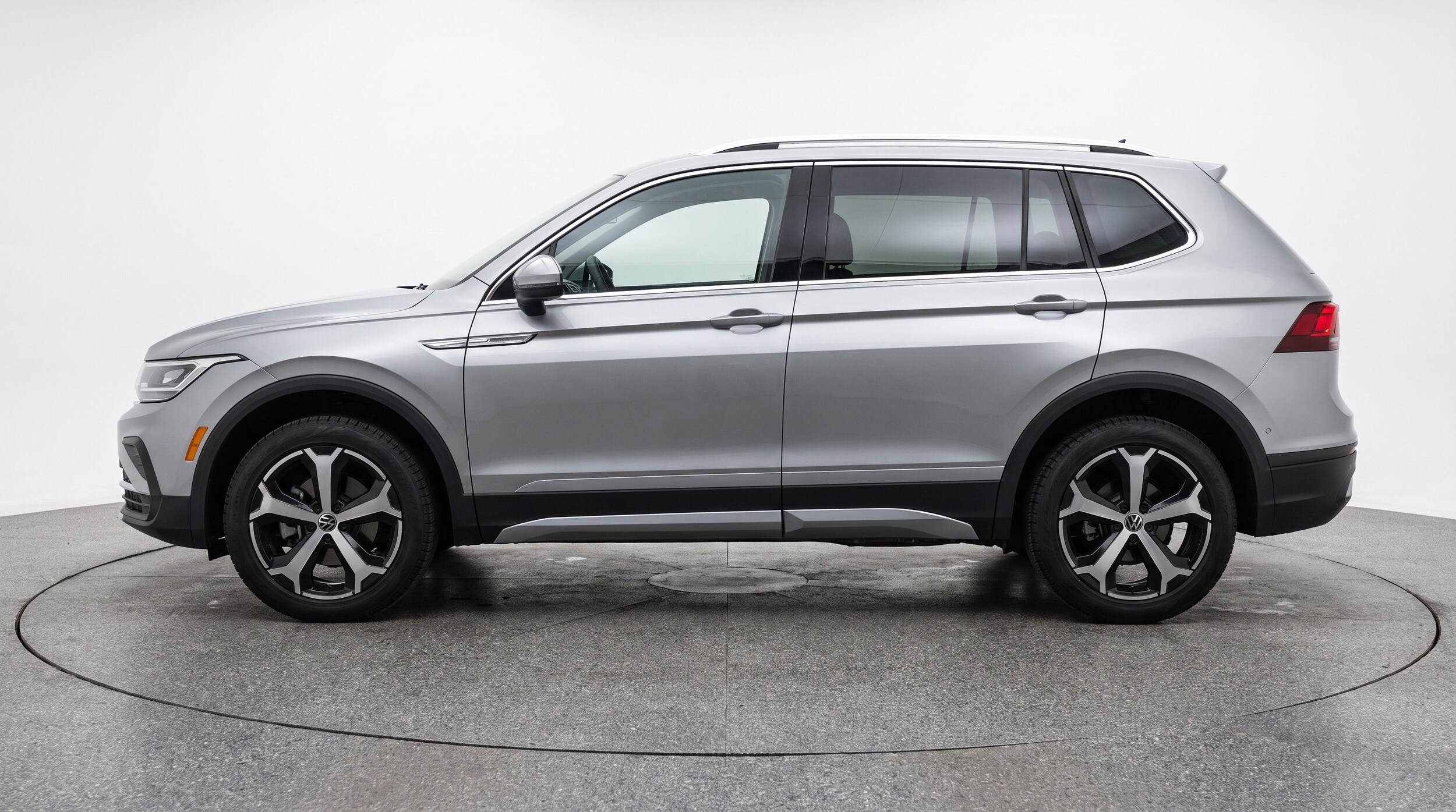Thumbnail: 2026 Volkswagen Tiguan - 5