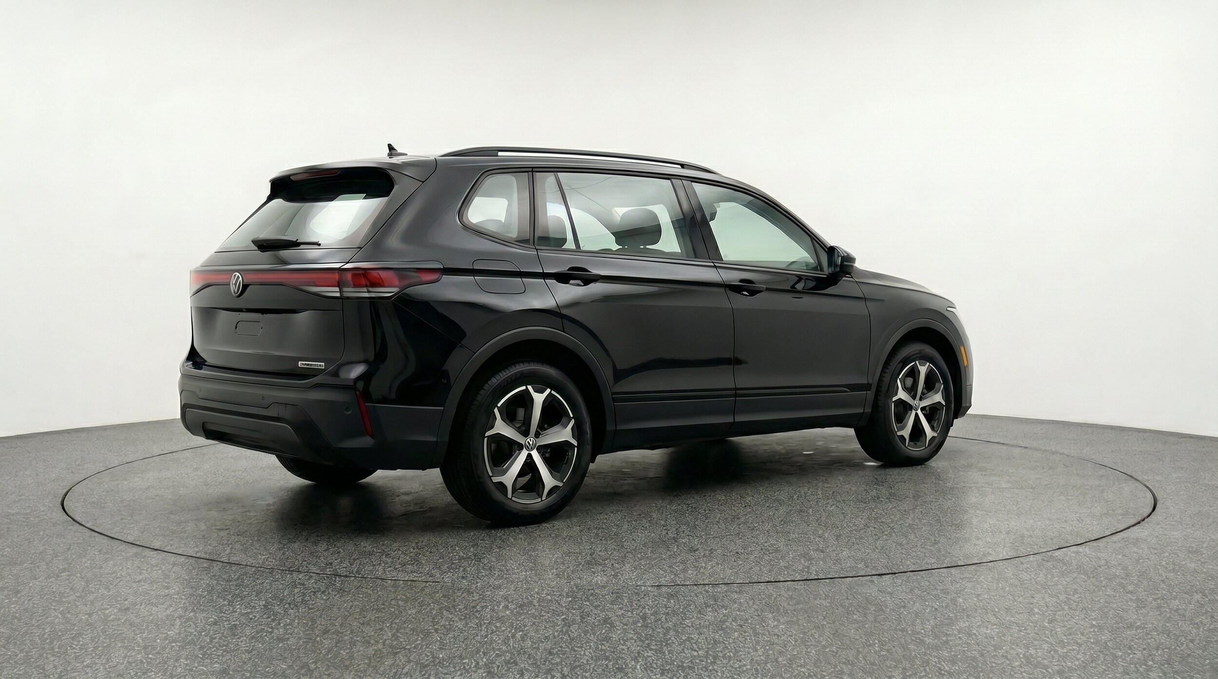 Thumbnail: 2026 Volkswagen Tiguan - 9