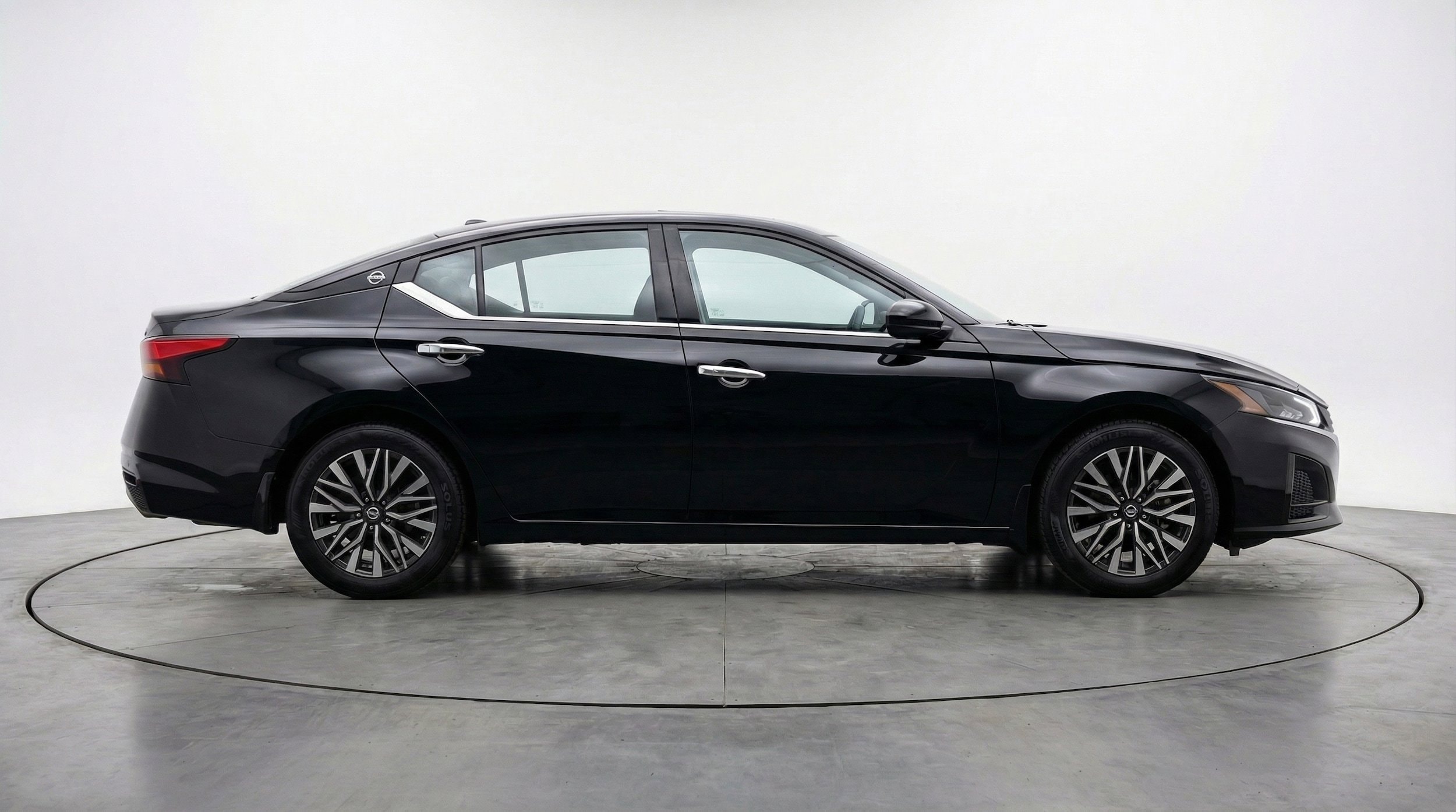 Thumbnail: 2025 Nissan Altima - 8