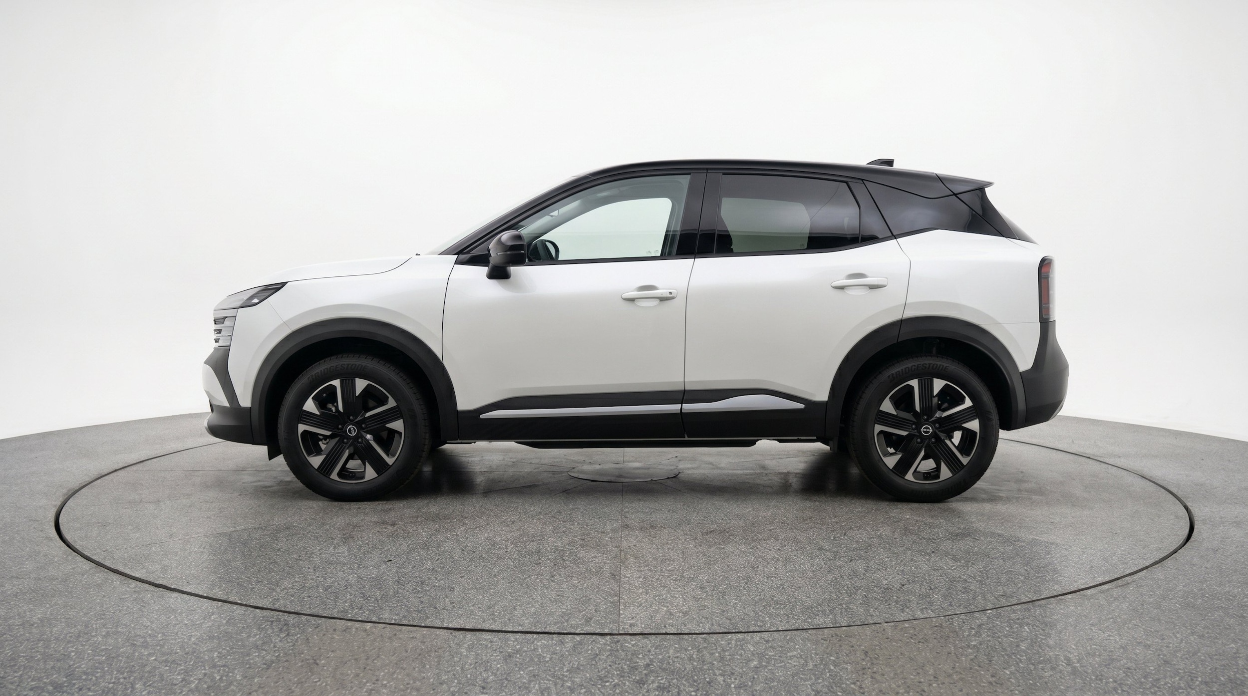 Thumbnail: 2026 Nissan Kicks - 5