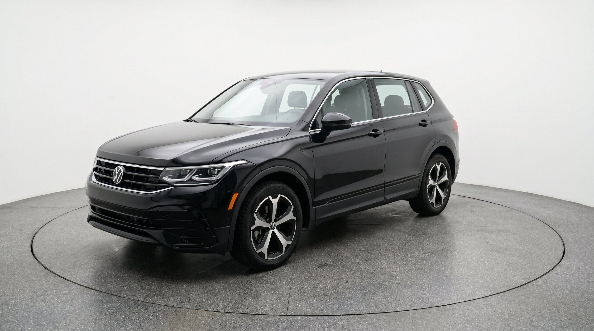 Thumbnail: 2026 Volkswagen Tiguan - 3