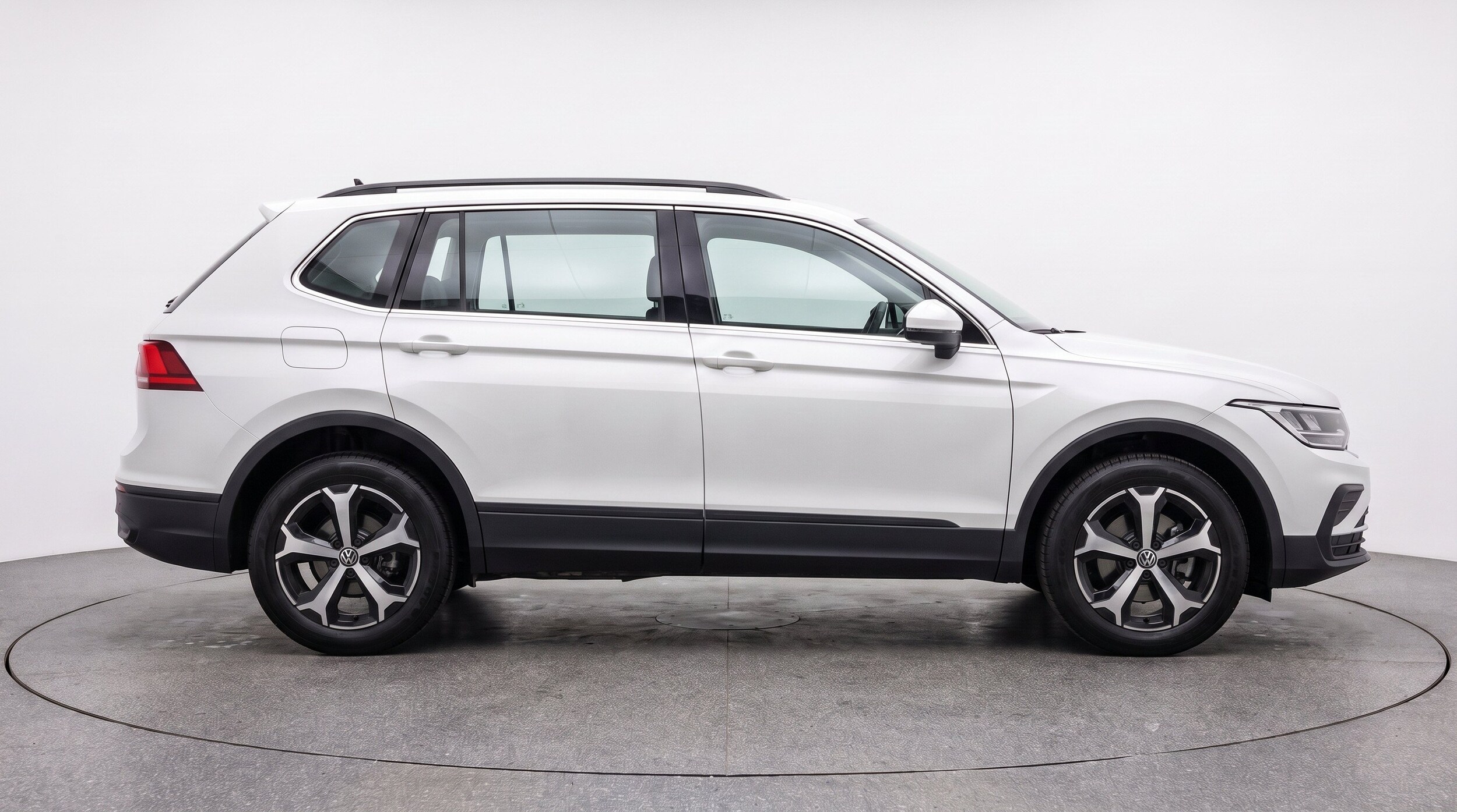 Thumbnail: 2026 Volkswagen Tiguan - 11