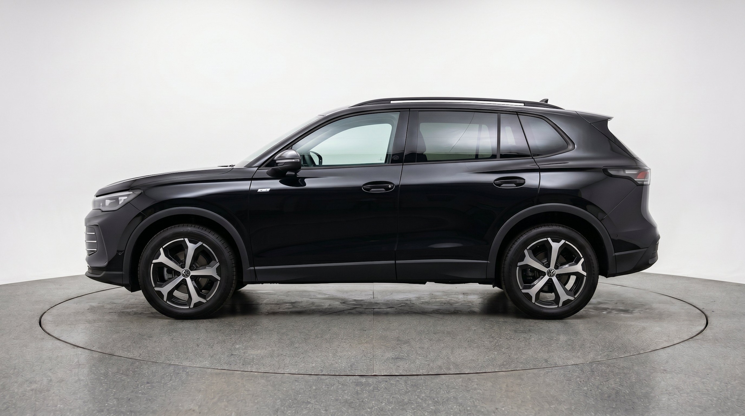 Thumbnail: 2026 Volkswagen Tiguan - 5