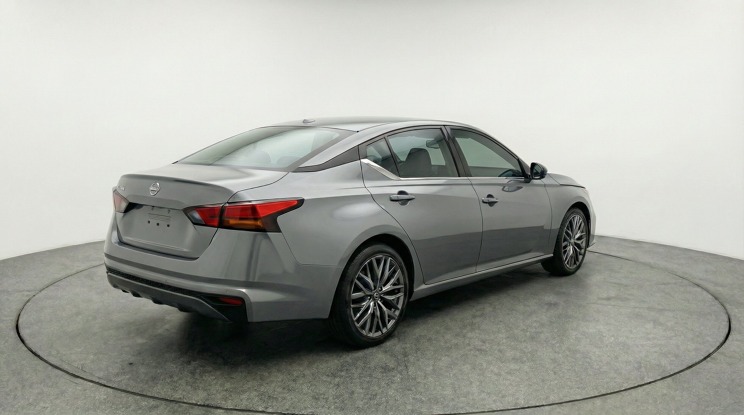 Thumbnail: 2025 Nissan Altima - 9