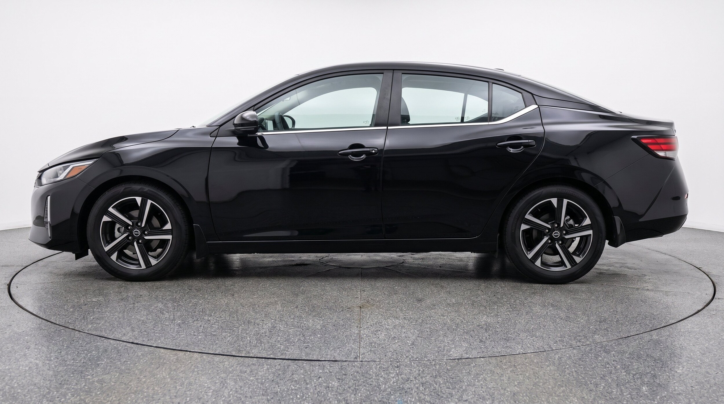 Thumbnail: 2025 Nissan Sentra - 5