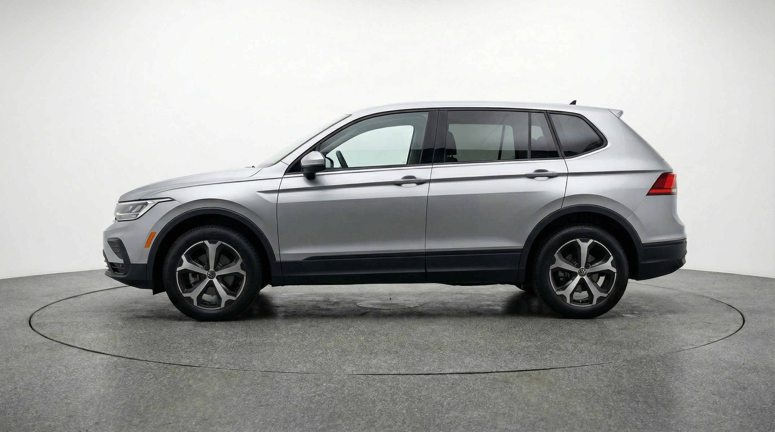 Thumbnail: 2026 Volkswagen Tiguan - 5