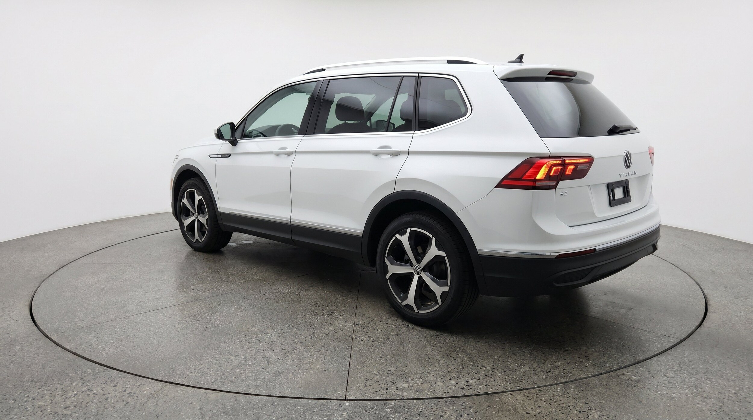 Thumbnail: 2026 Volkswagen Tiguan - 6