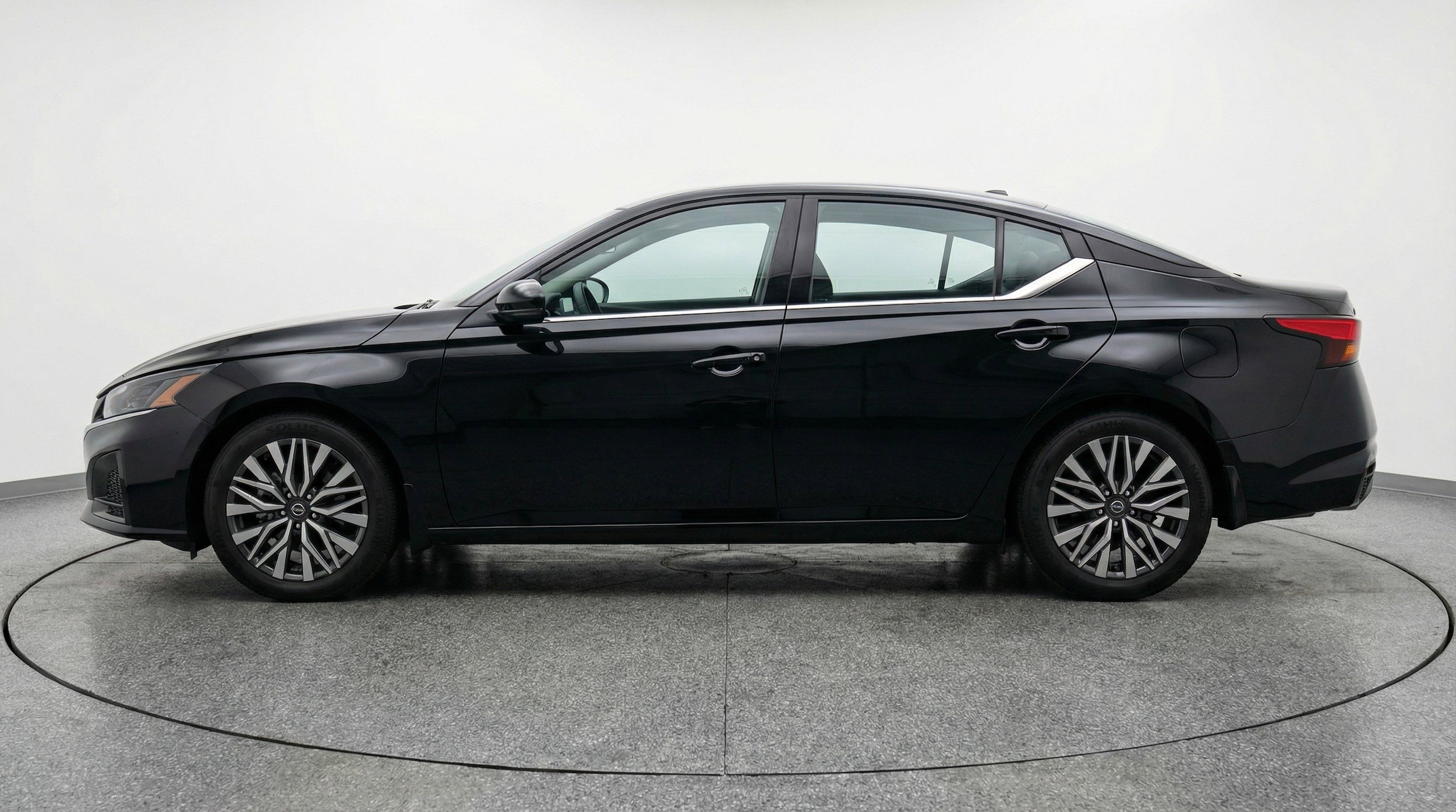 Thumbnail: 2025 Nissan Altima - 5