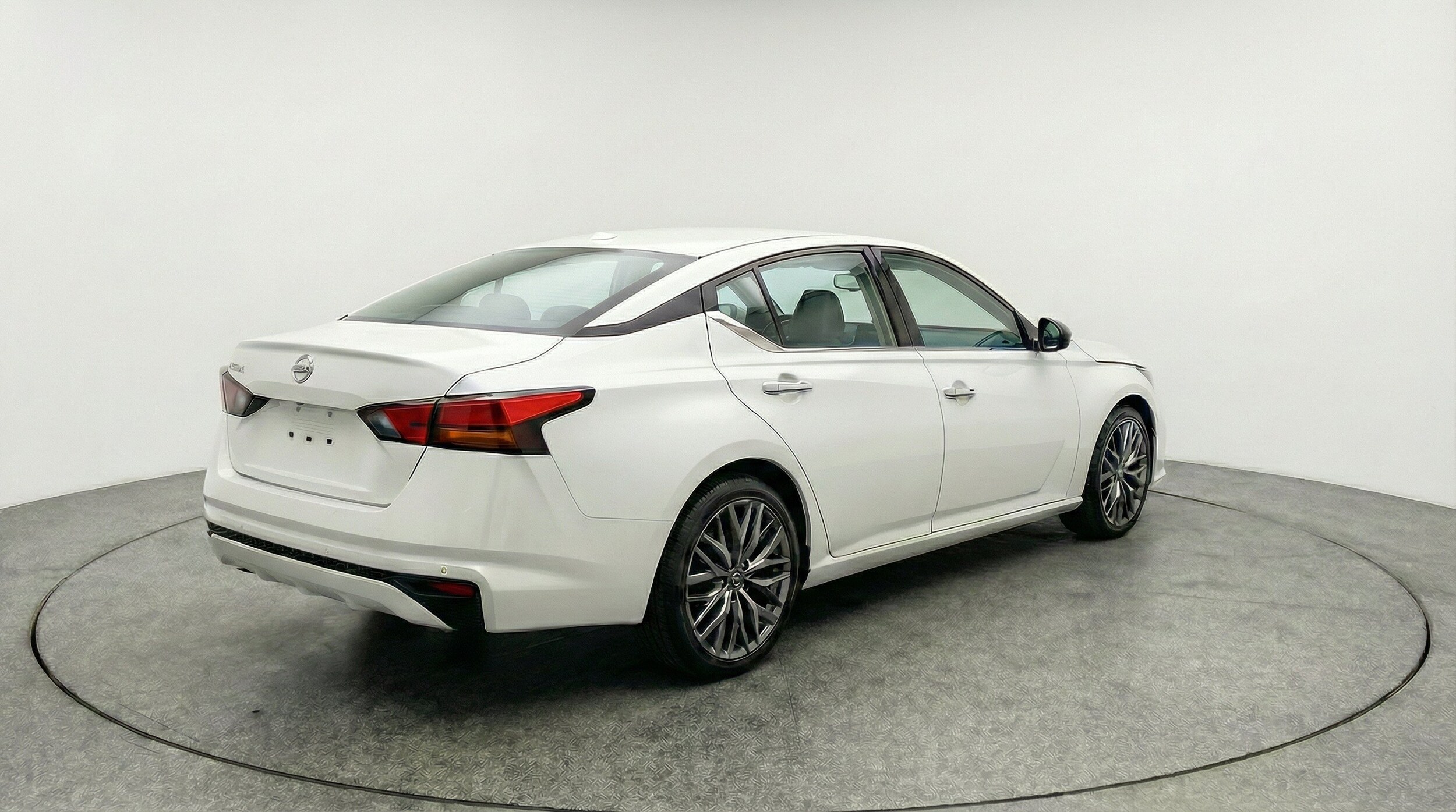 Thumbnail: 2025 Nissan Altima - 9