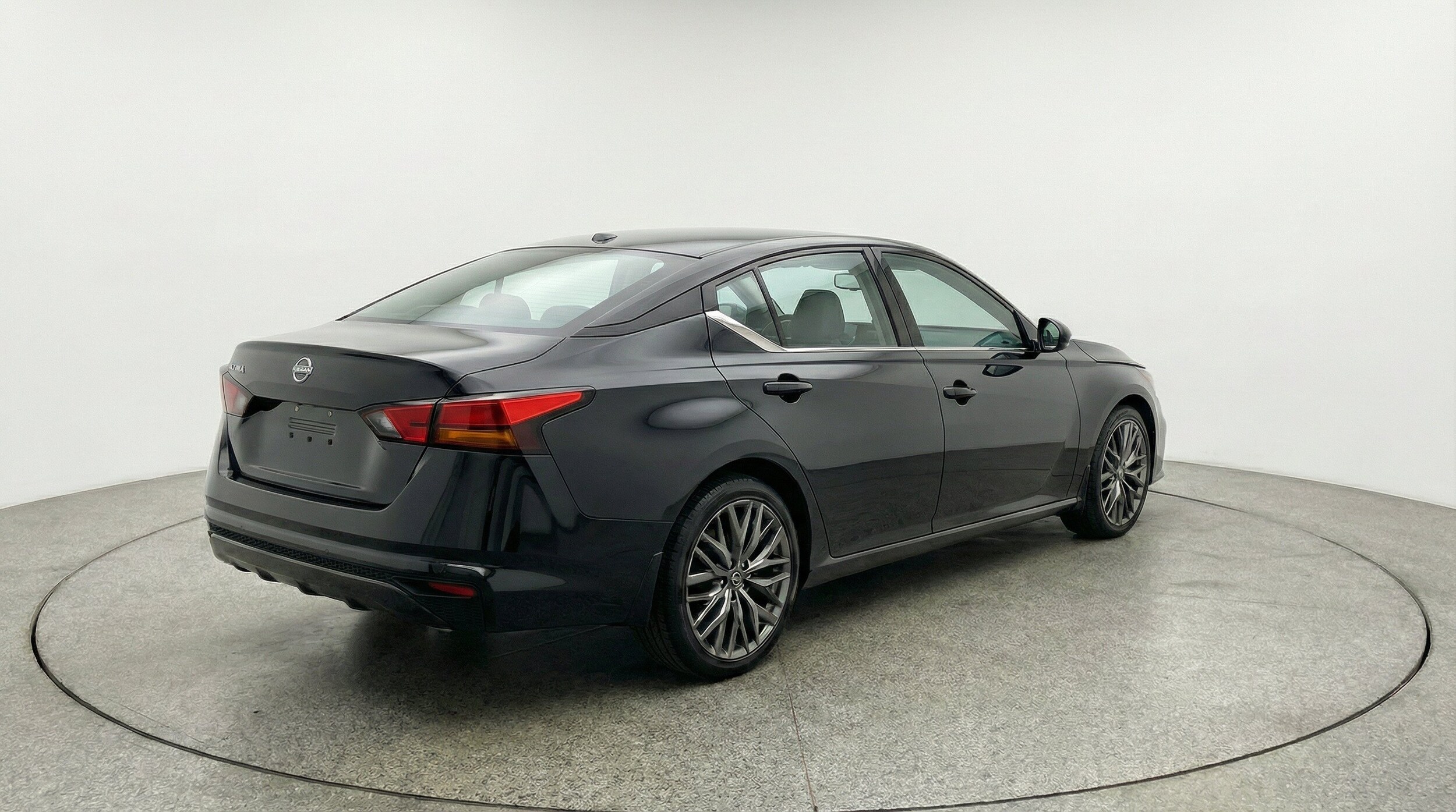 Thumbnail: 2025 Nissan Altima - 9