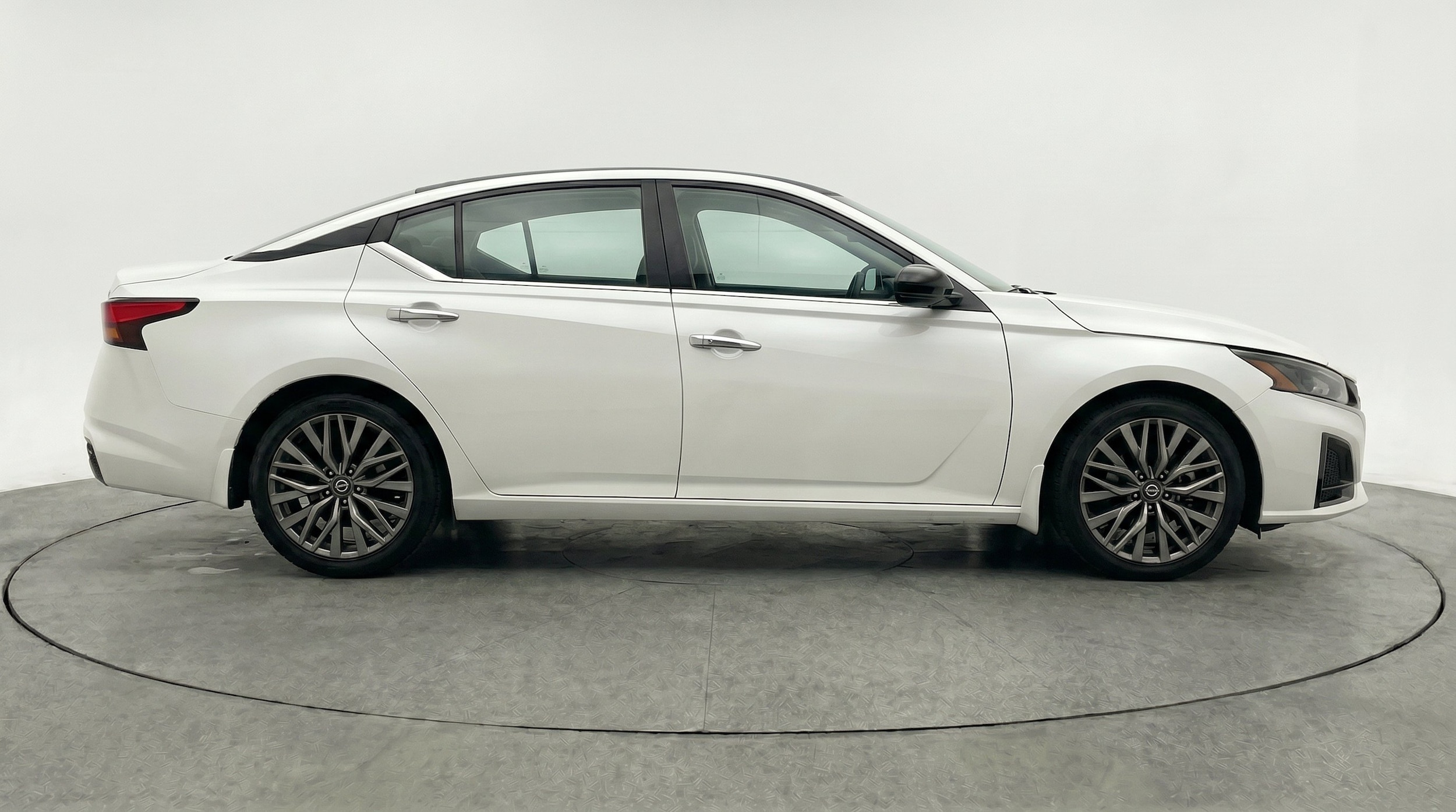Thumbnail: 2025 Nissan Altima - 11