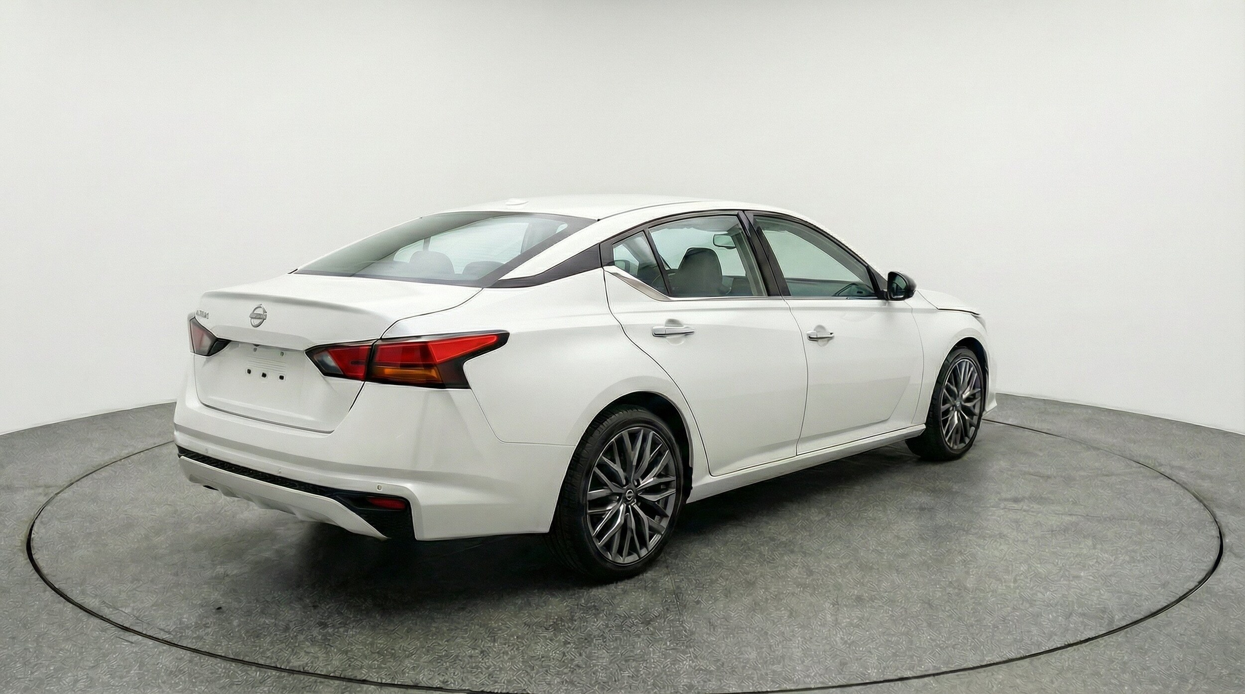 Thumbnail: 2025 Nissan Altima - 9