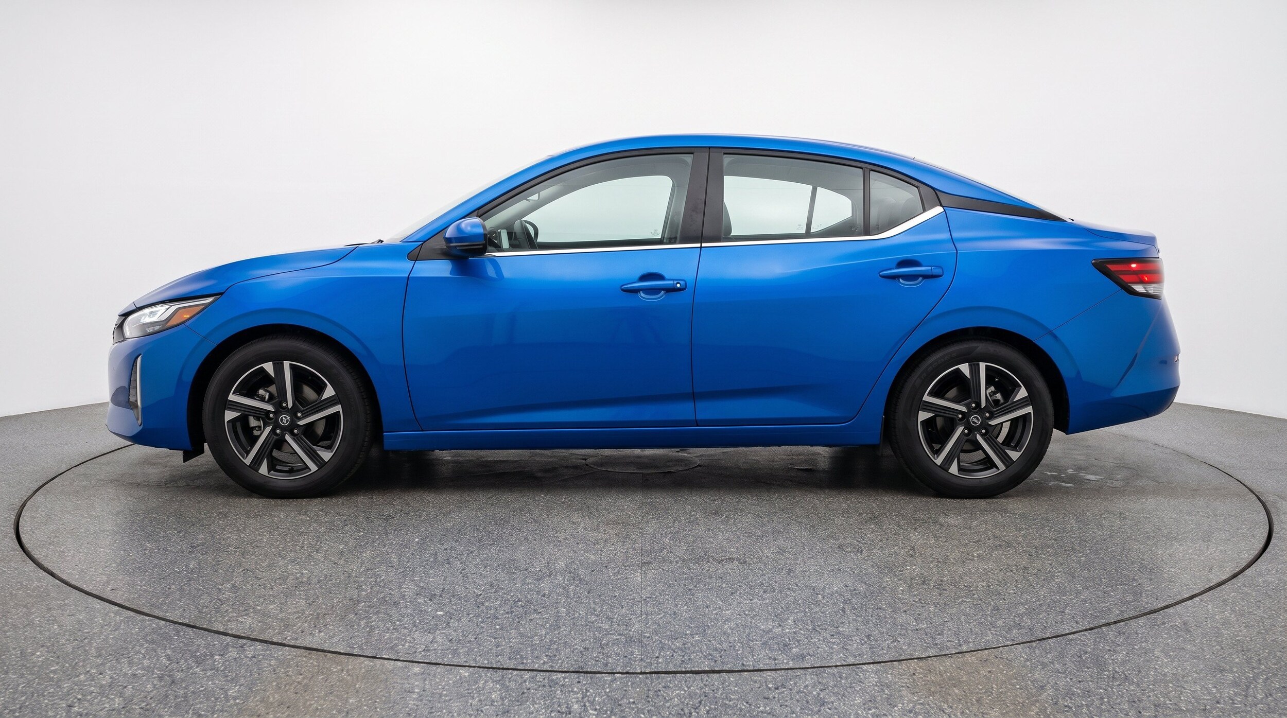 Thumbnail: 2025 Nissan Sentra - 5