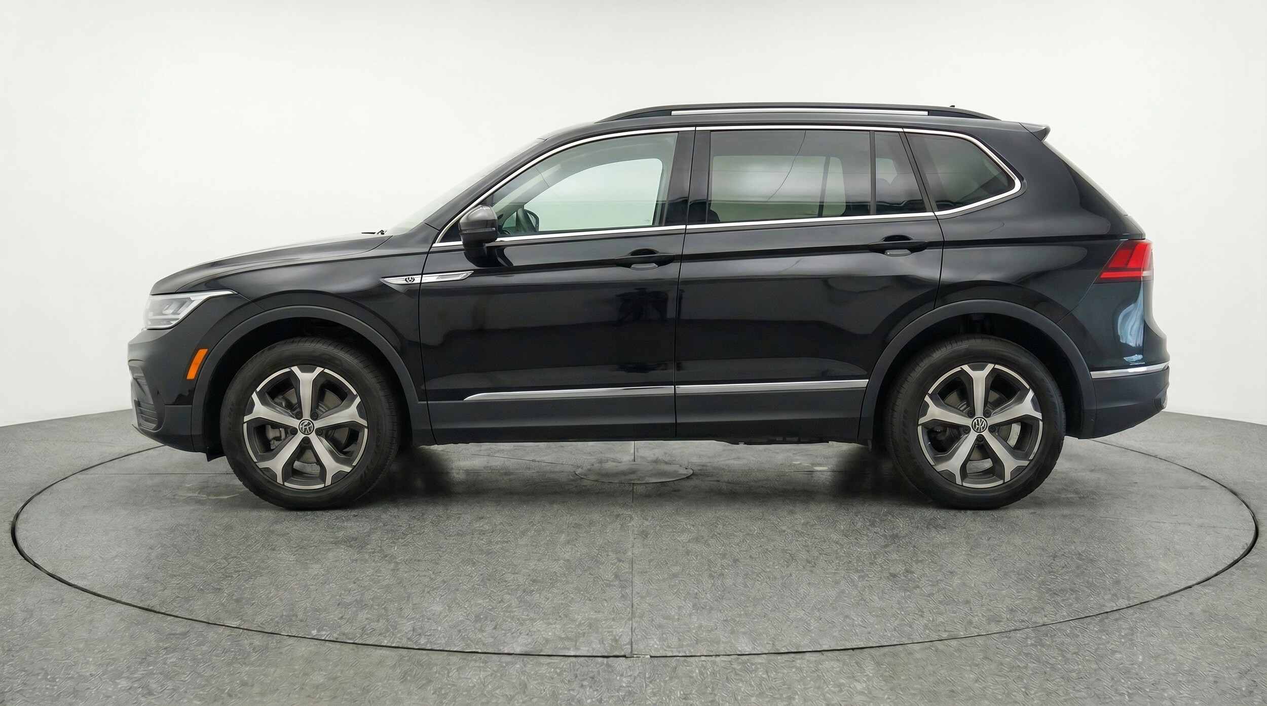 Thumbnail: 2026 Volkswagen Tiguan - 5