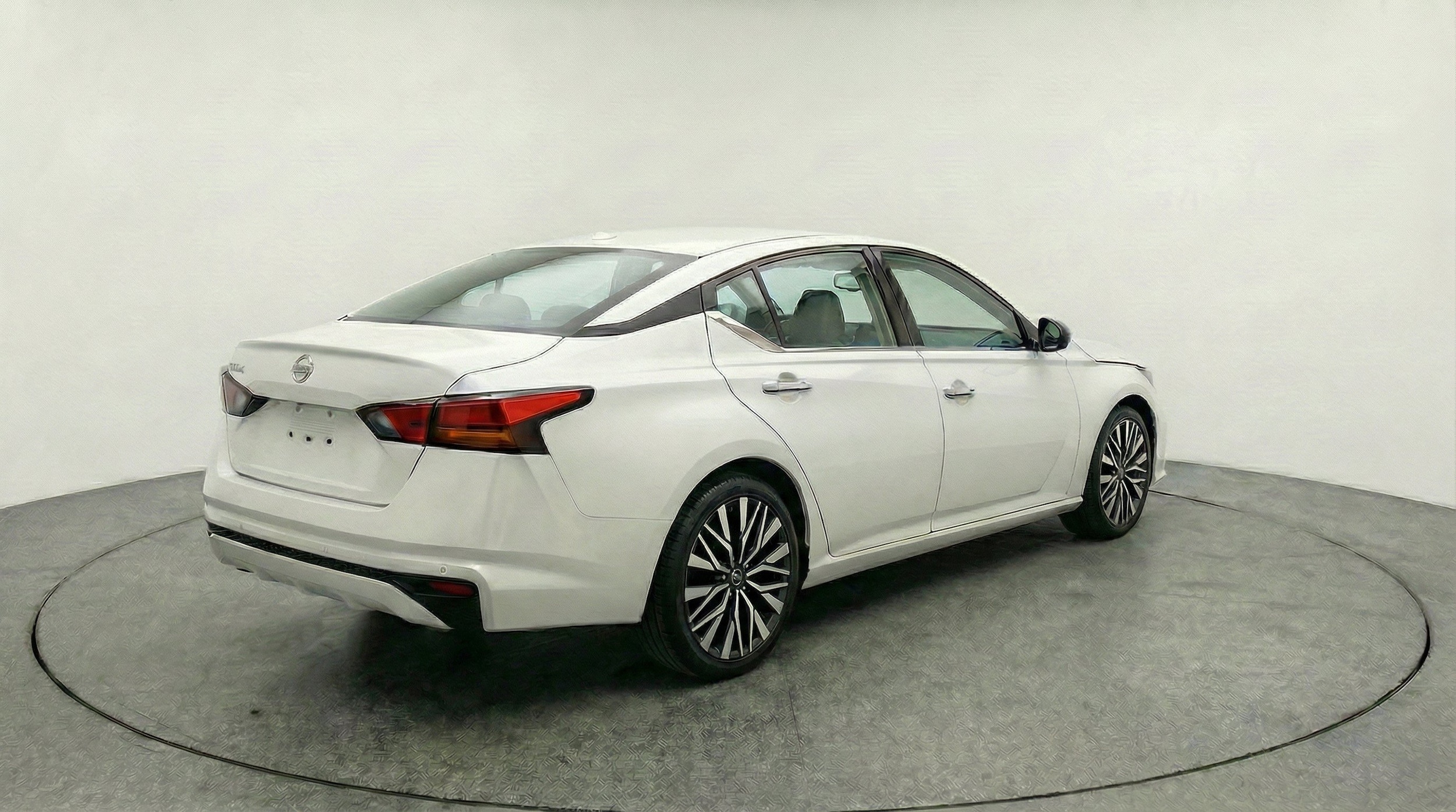 Thumbnail: 2025 Nissan Altima - 9