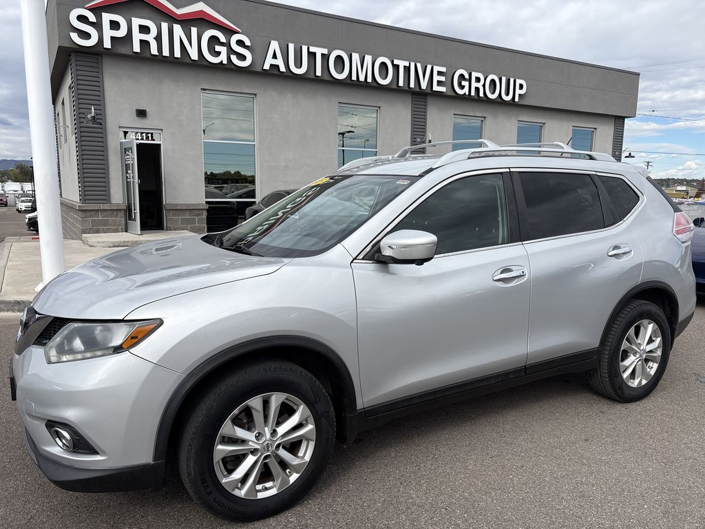 2015 Nissan Rogue SV's photo