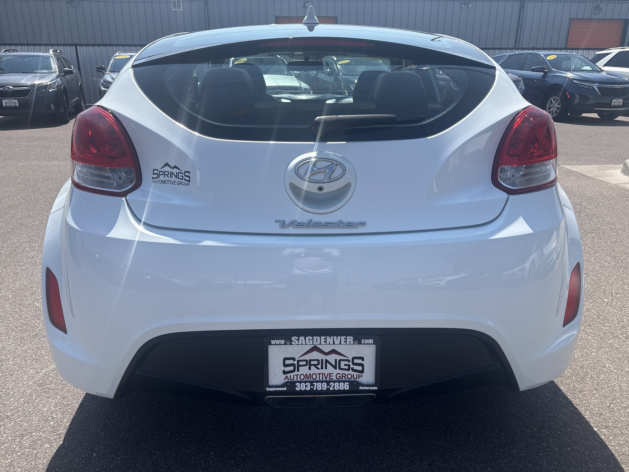 2016 Hyundai Veloster Base photo 4