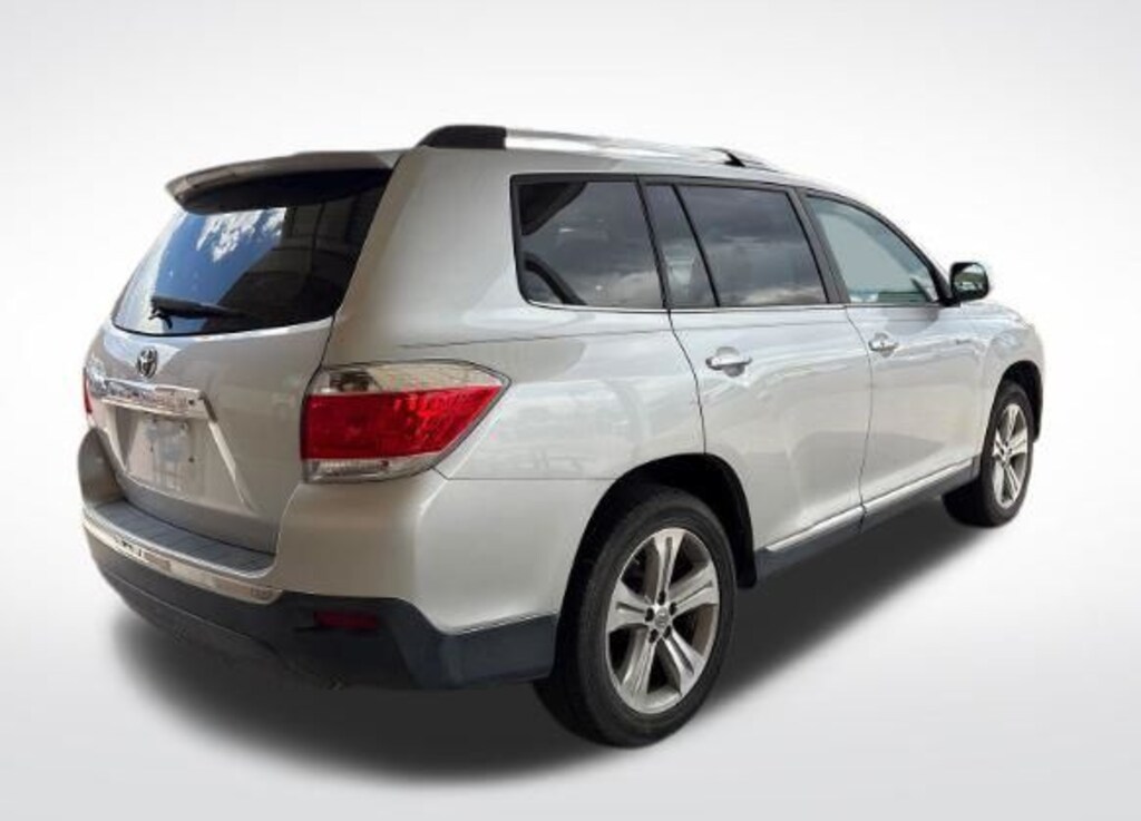 Used 2013 Toyota Highlander Limited V6 SUV