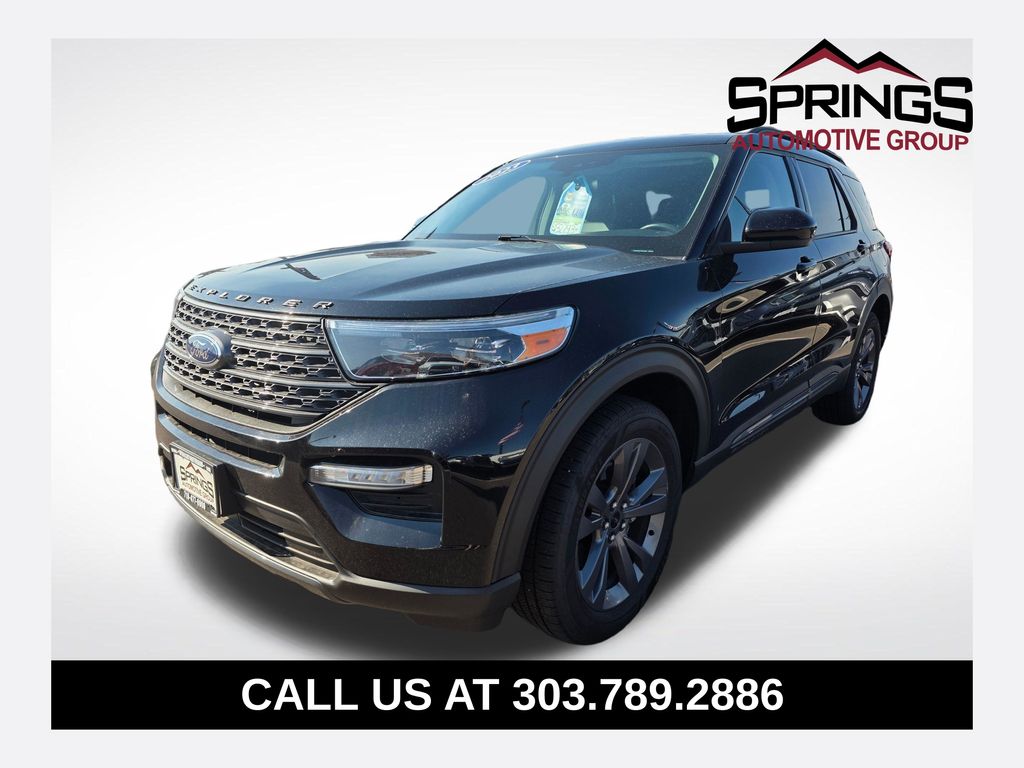 2023 Ford Explorer XLT 4WD's photo