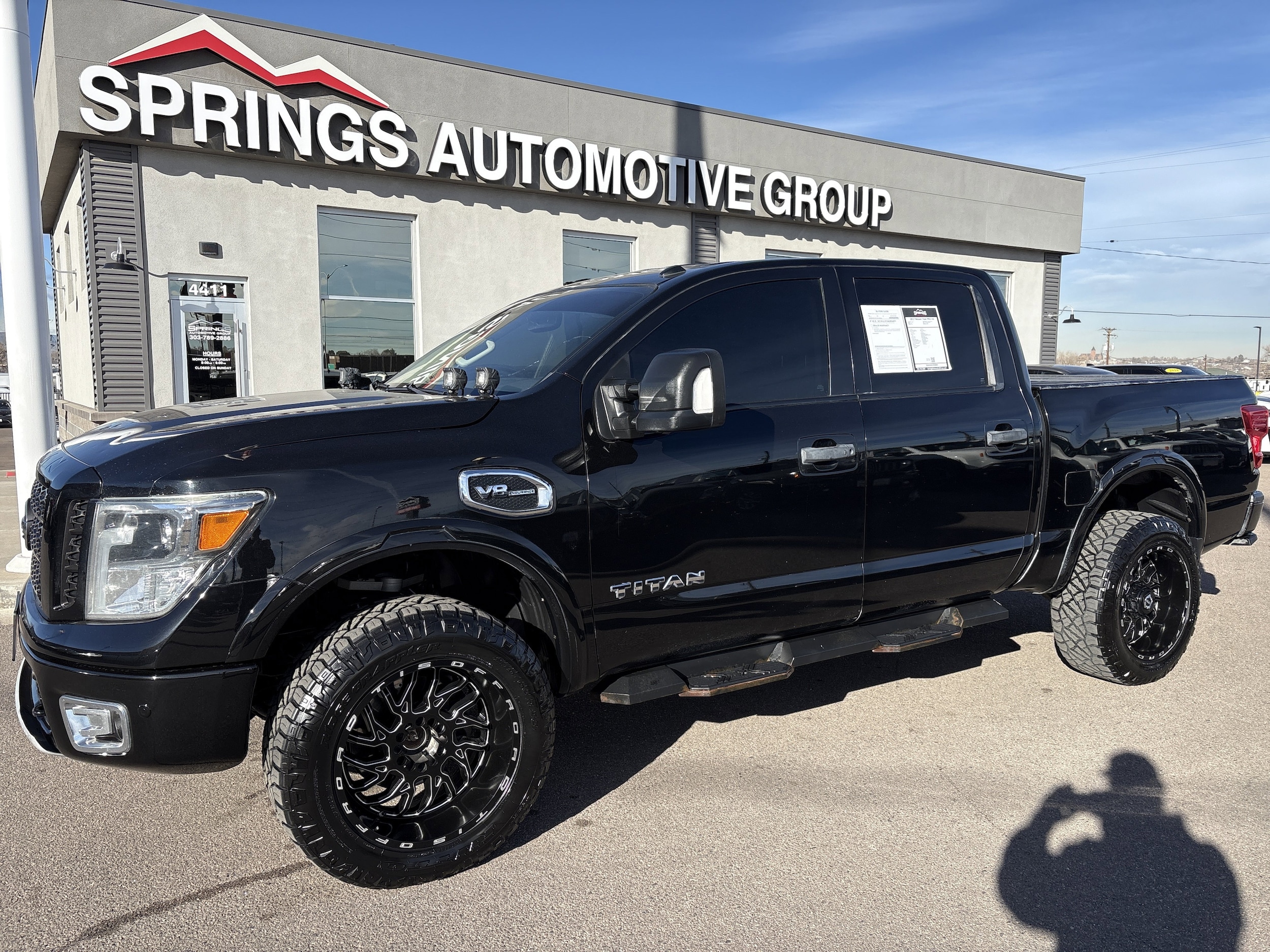 2017 Nissan Titan PRO-4X's photo