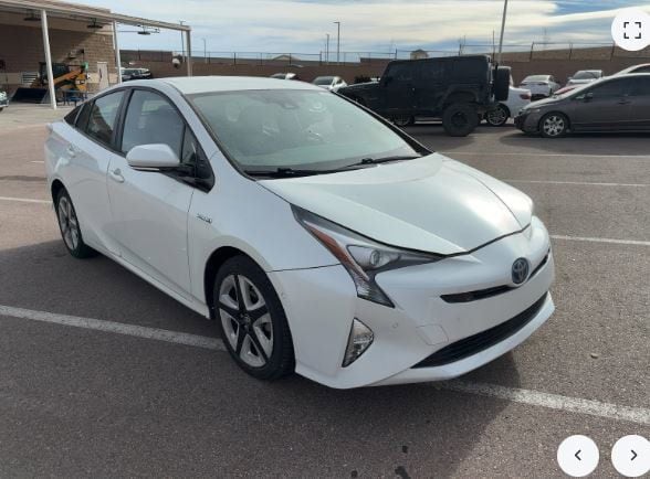 2016 Toyota Prius Four's photo