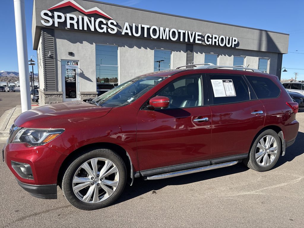 2018 Nissan Pathfinder SL's photo