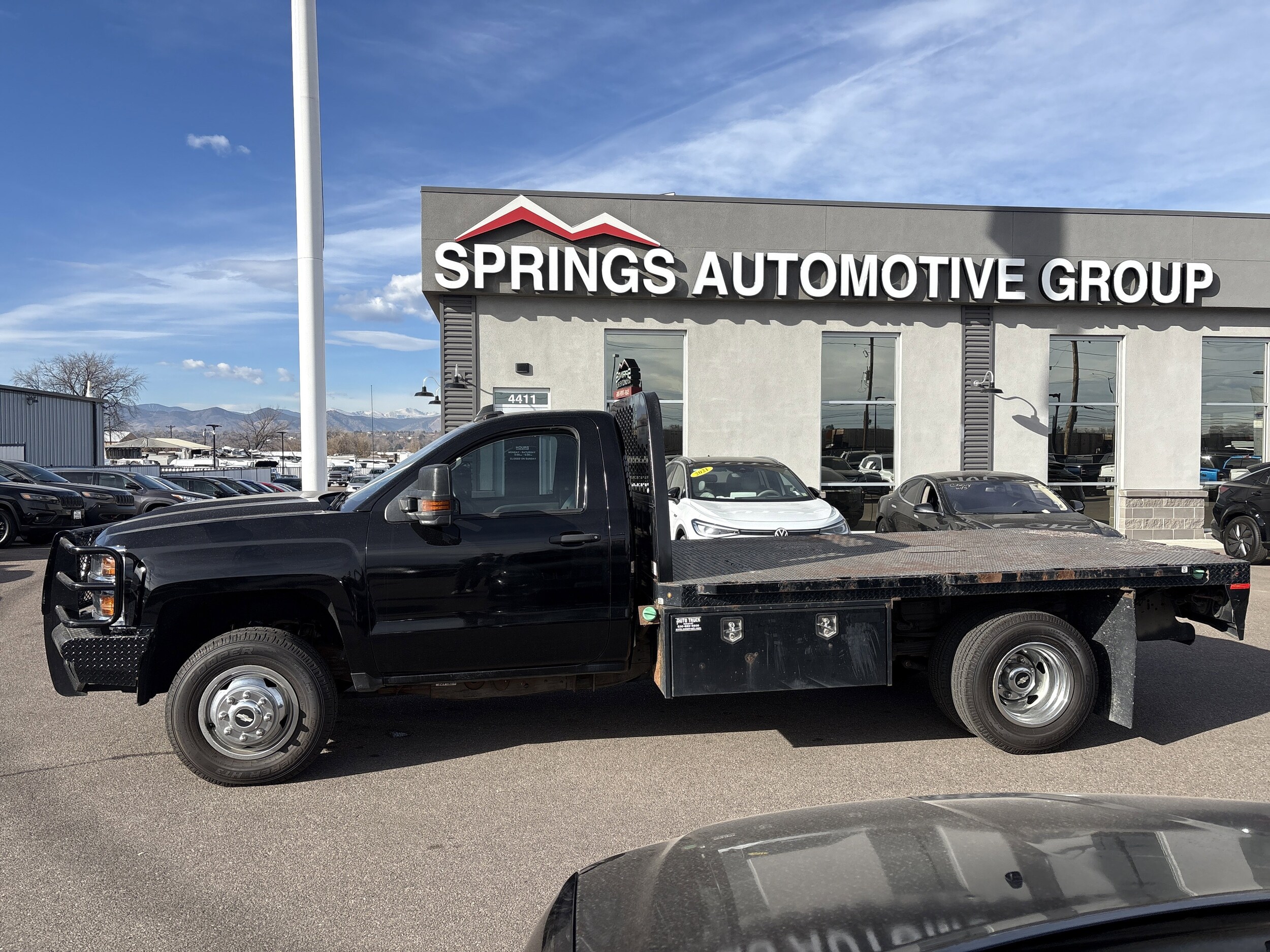 2018 Chevrolet Silverado 3500HD photo 2