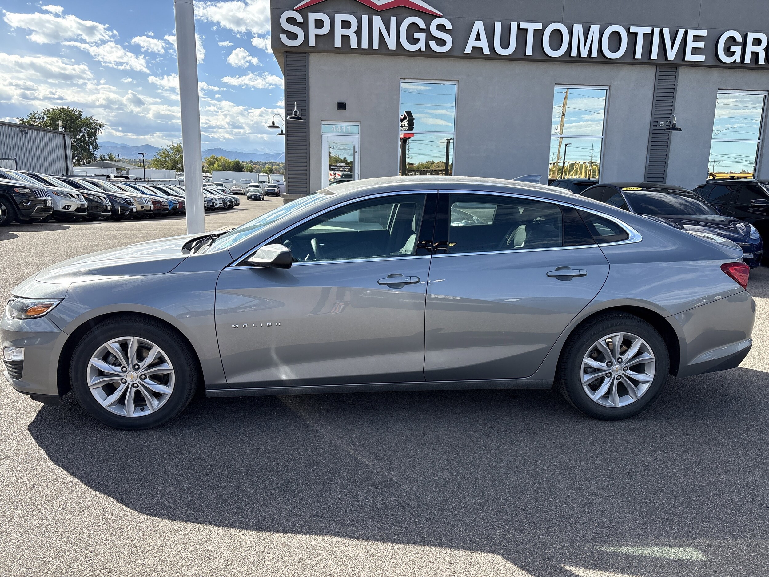 2023 Chevrolet Malibu 1LT photo 3