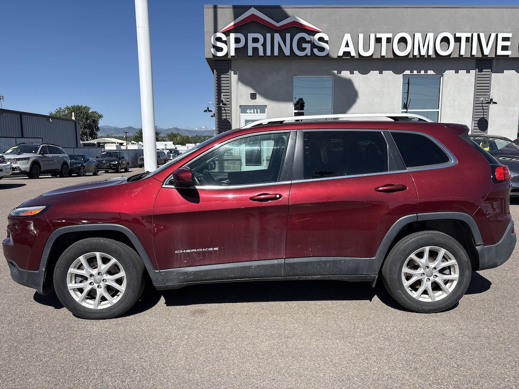 Used 2018 Jeep Cherokee Latitude Plus FWD SUV