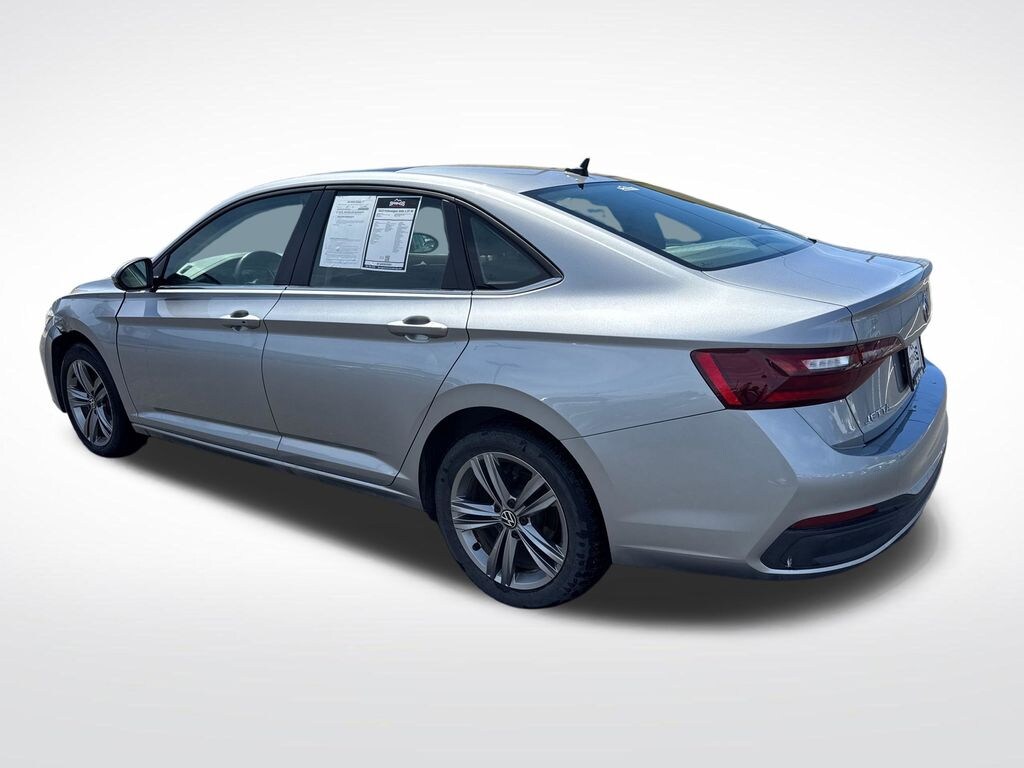 Used 2023 Volkswagen Jetta 1.5T SE Sedan