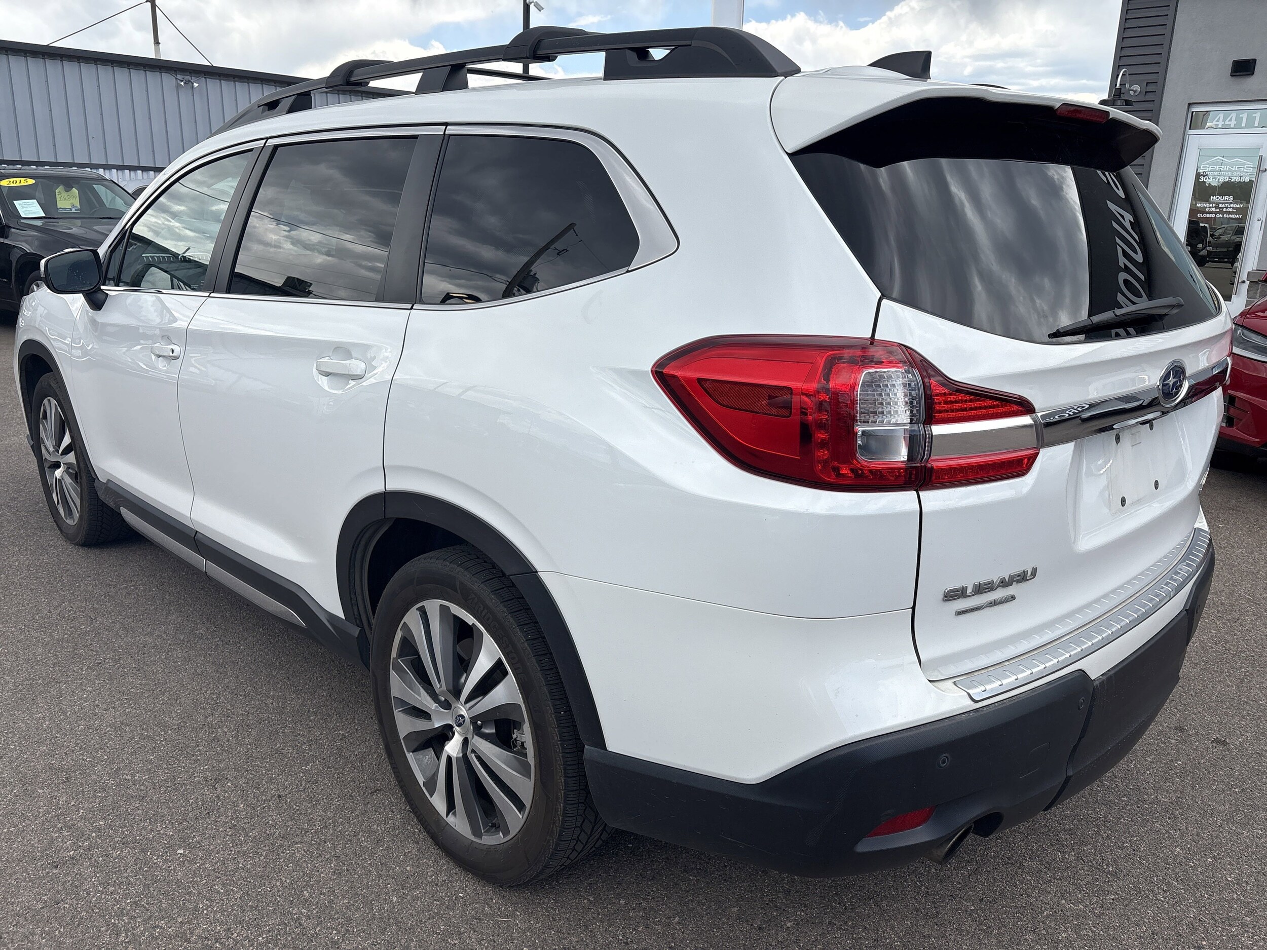 2022 Subaru Ascent Limited photo 3
