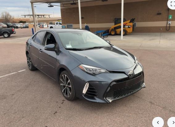 2017 Toyota Corolla SE's photo