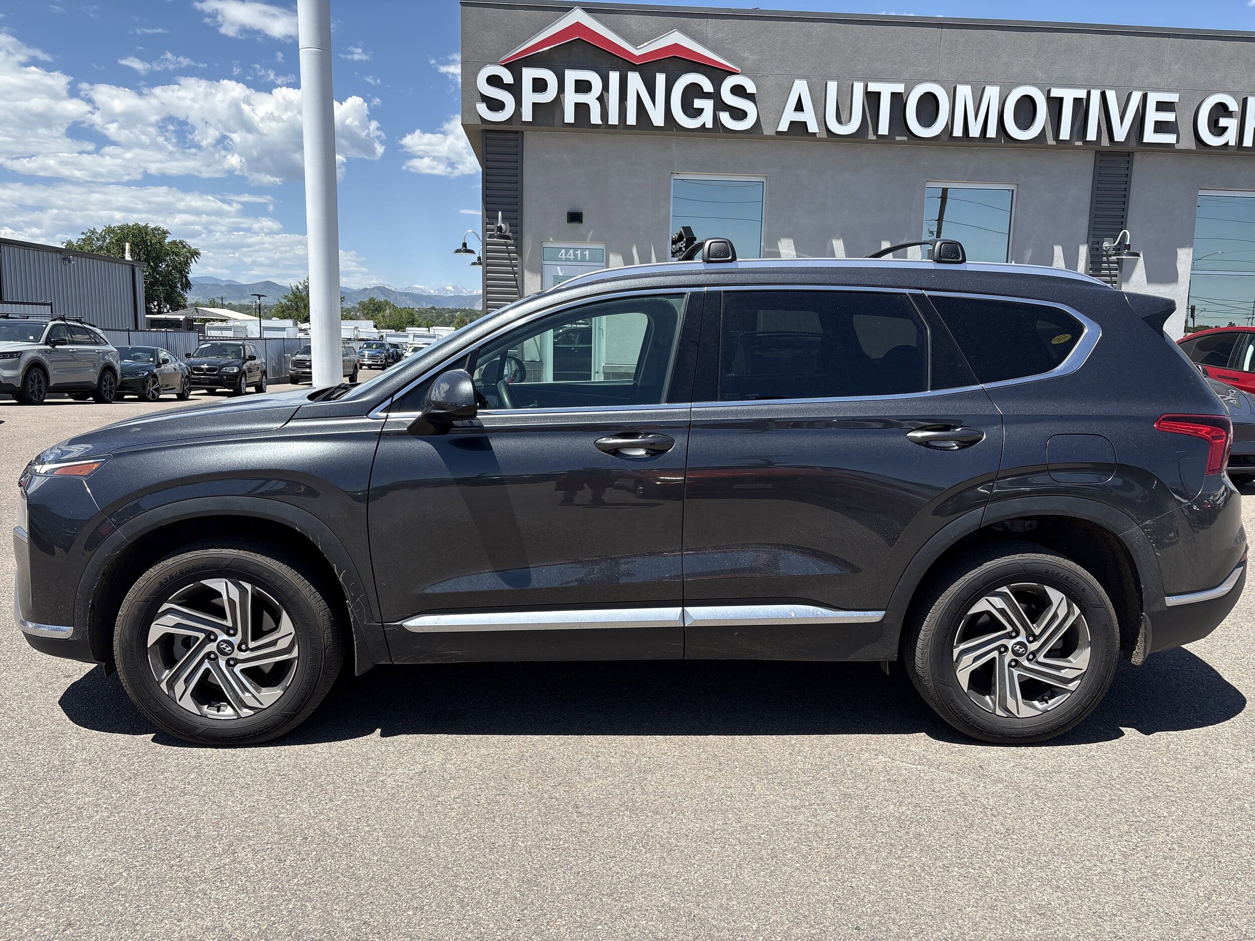 2022 Hyundai Santa Fe SEL photo 2