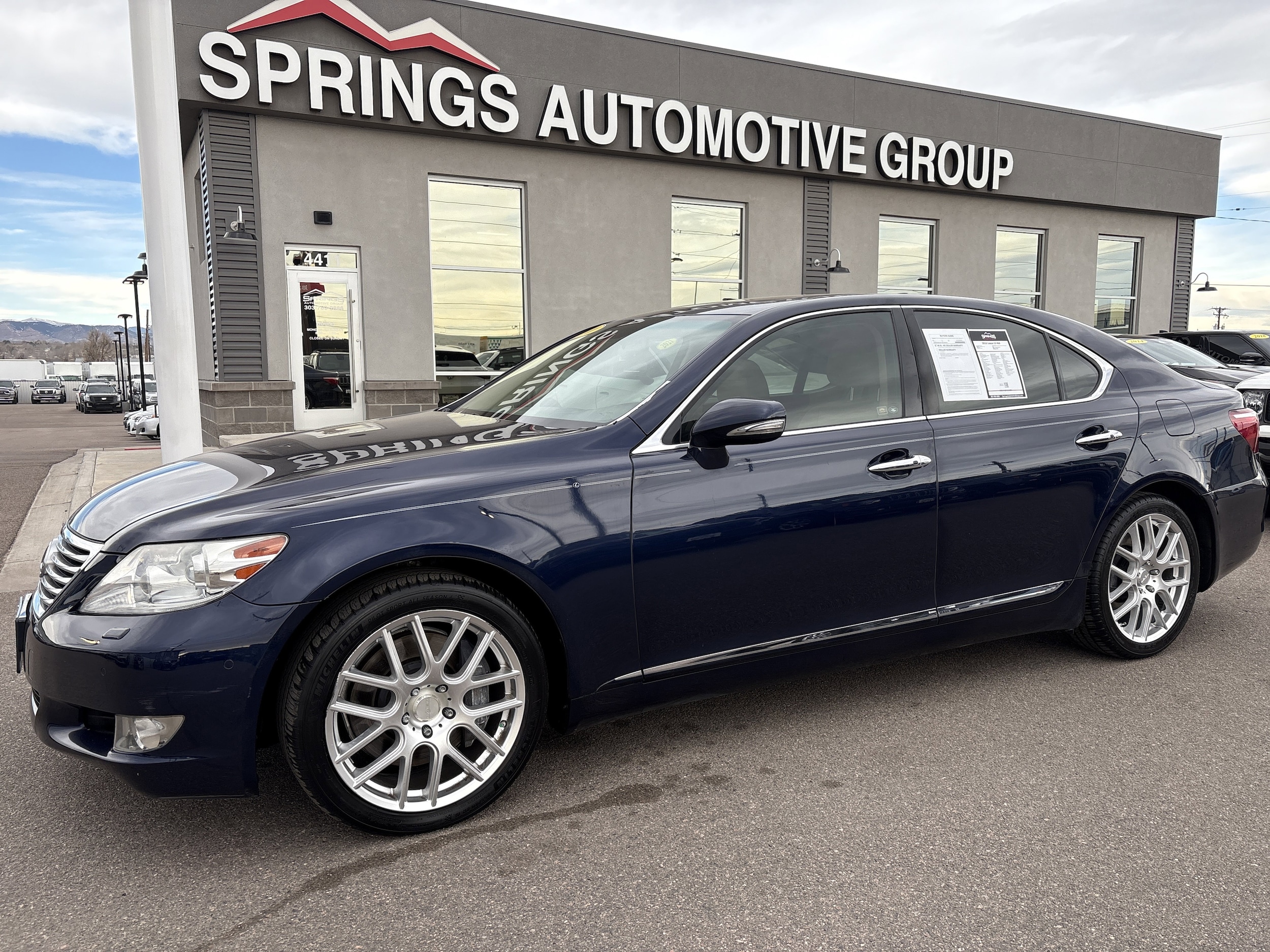 2010 Lexus LS Base's photo