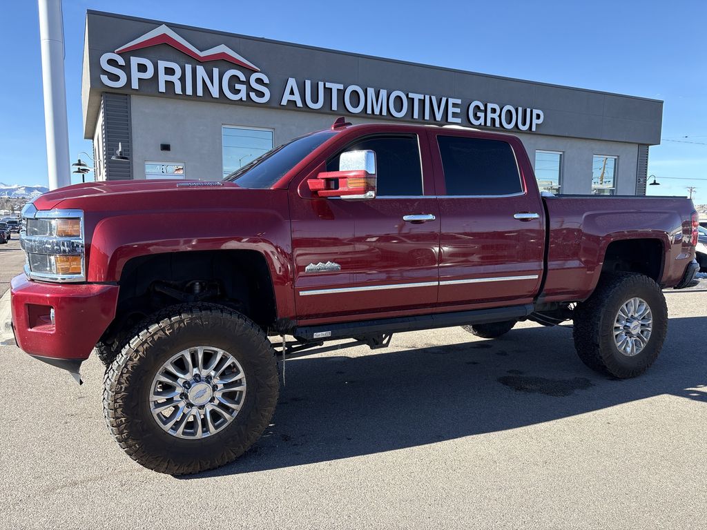 2019 Chevrolet Silverado HD High Country's photo