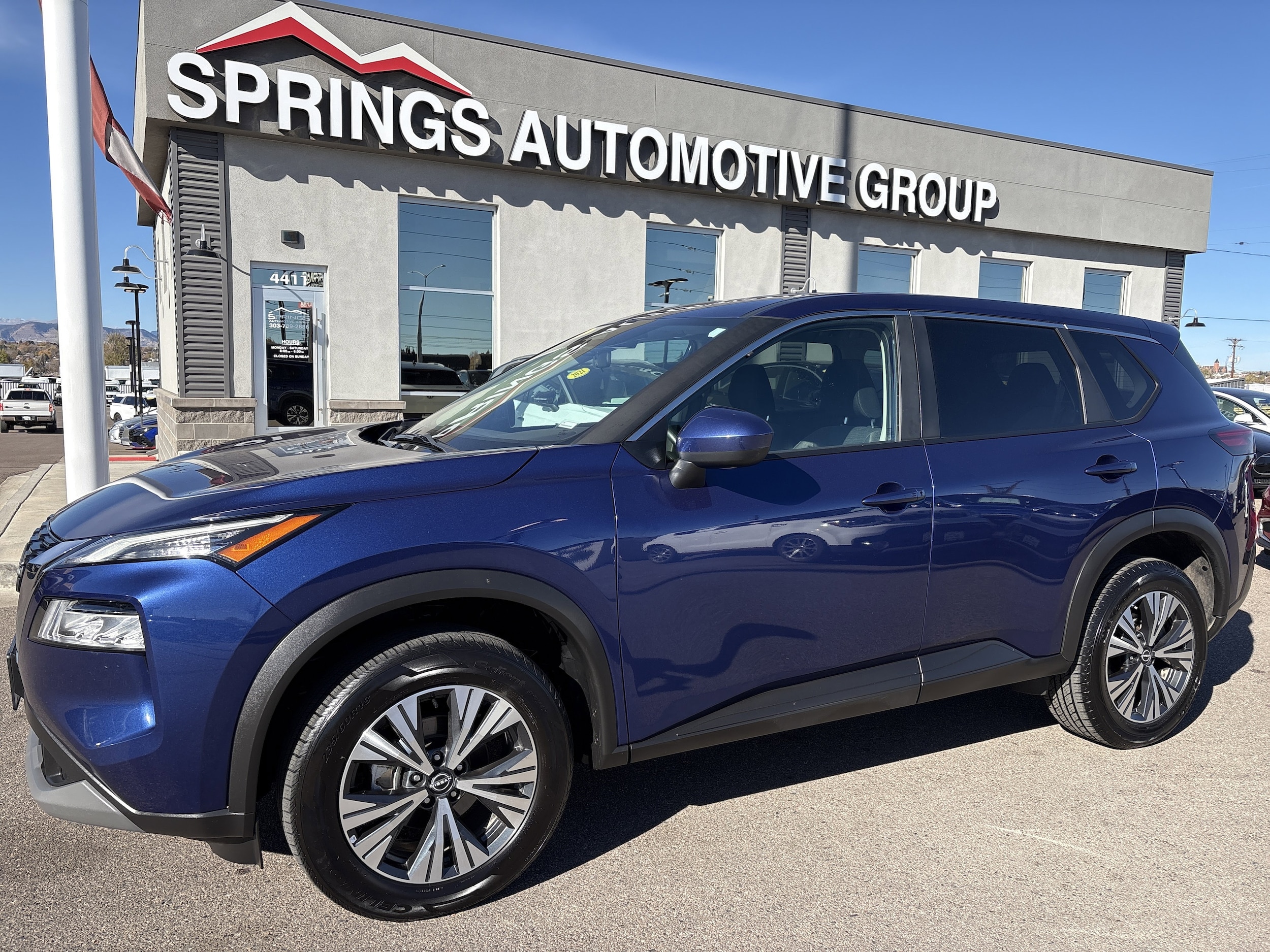 2023 Nissan Rogue SV's photo