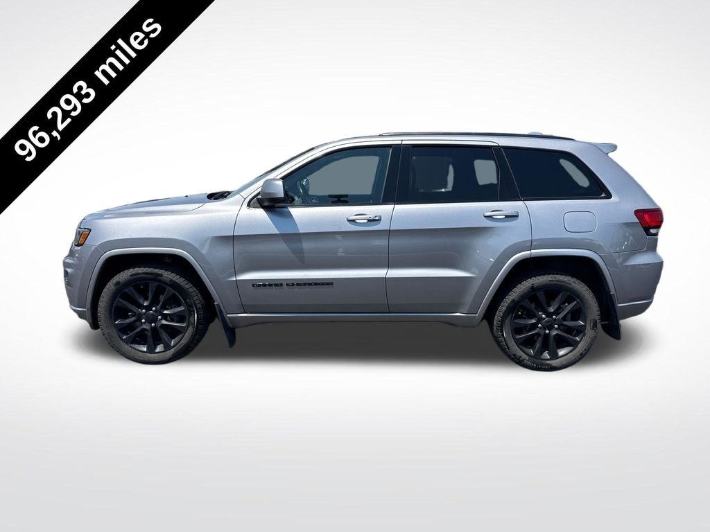 Used 2019 Jeep Grand Cherokee Laredo SUV