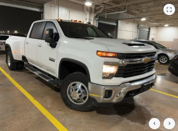2024 Chevrolet Silverado 3500HD LT's photo
