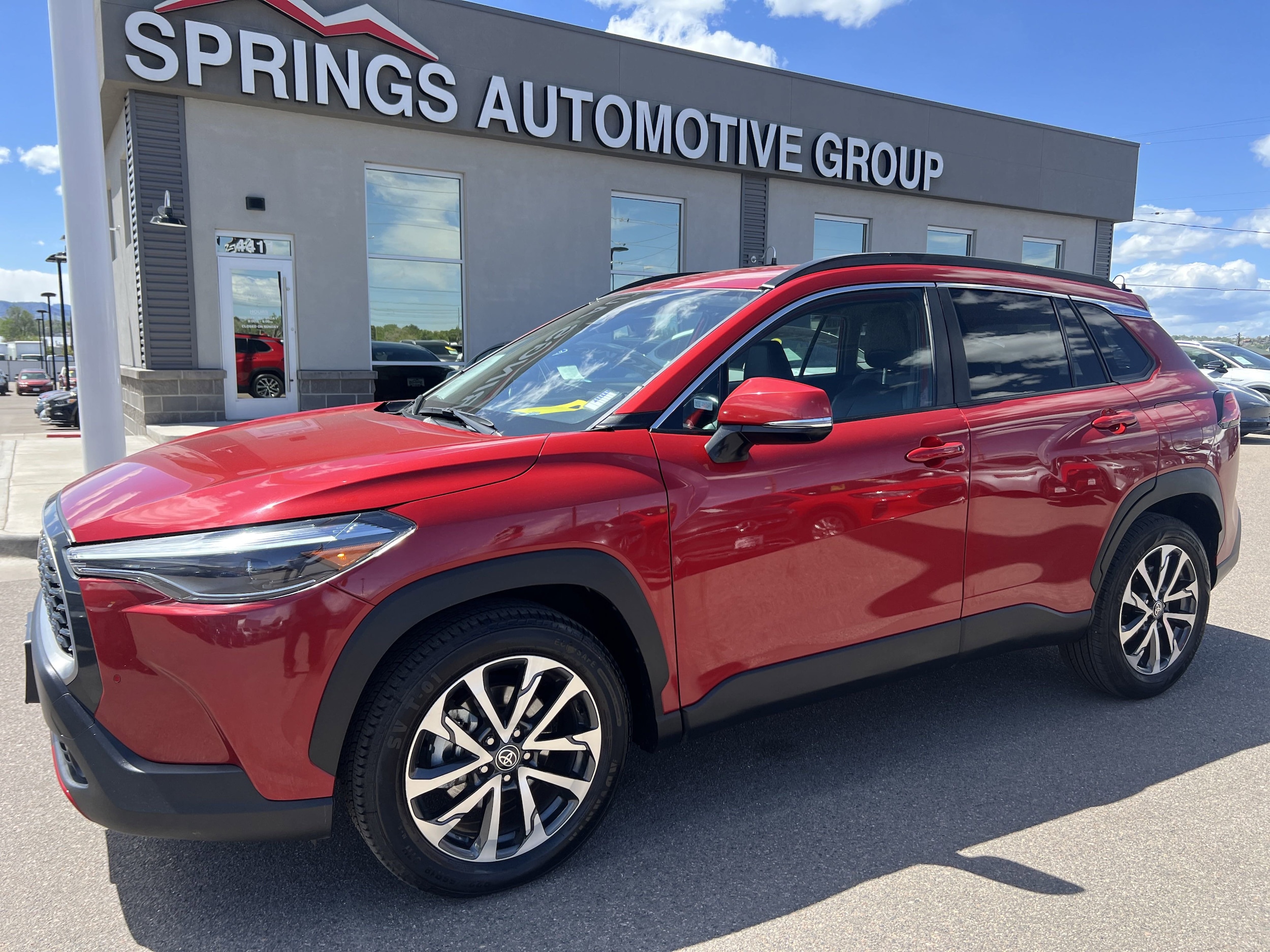 2023 Toyota Corolla Cross XLE's photo