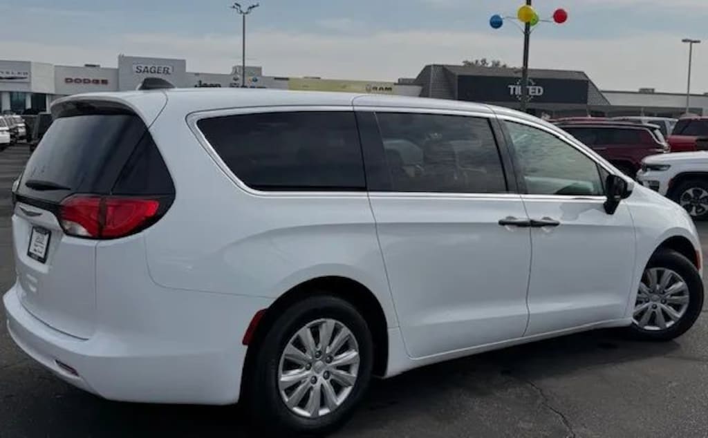 Used 2020 Chrysler Voyager L Van Passenger Van