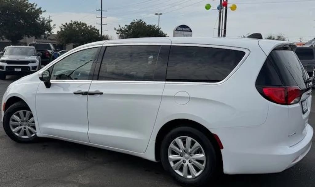 Used 2020 Chrysler Voyager L Van Passenger Van
