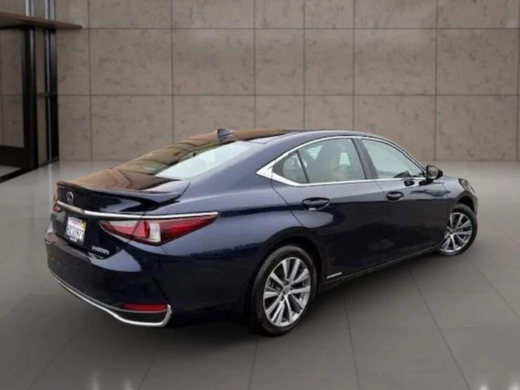 Used 2021 Lexus ES 300h Sedan