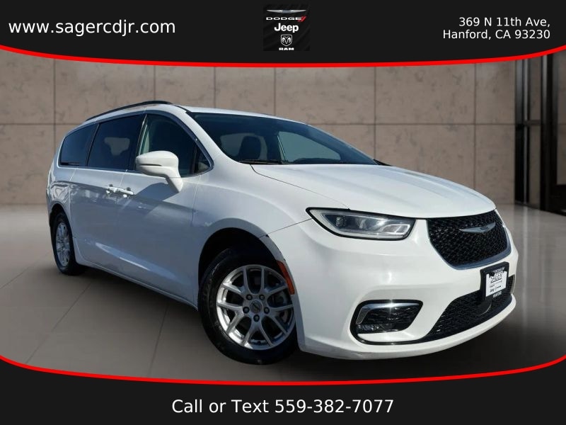 2022 Chrysler Pacifica Touring L's photo