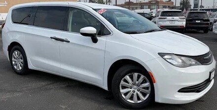 2020 Chrysler Voyager L Van Passenger Van