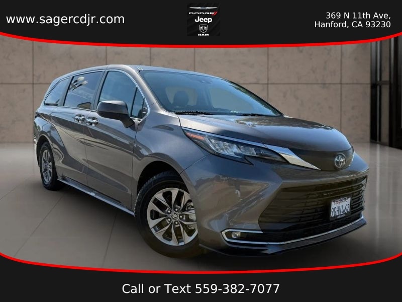 2023 Toyota Sienna XLE 7-Passenger Hybrid FWD's photo
